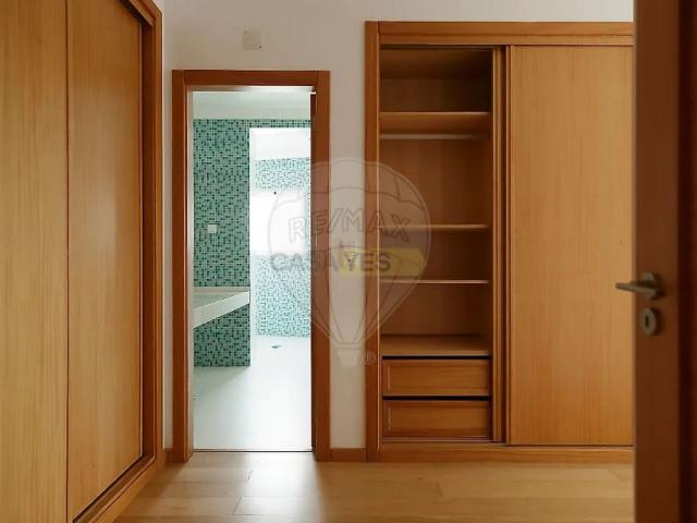 Apartment T3 in Oeiras e São Julião da Barra, Paço de Arcos e Caxias, Oeiras