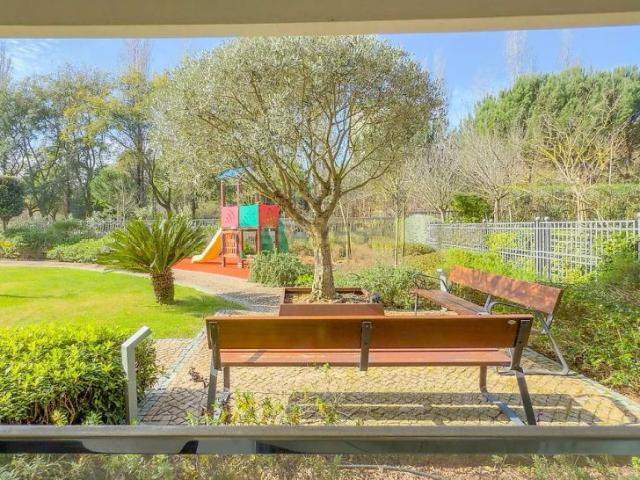 Apartment T3 in Oeiras e São Julião da Barra, Paço de Arcos e Caxias, Oeiras