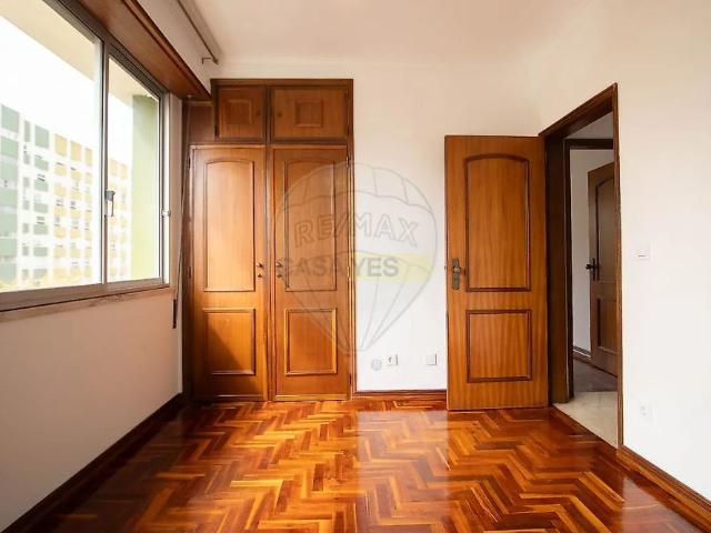 Apartment T3 in Oeiras e São Julião da Barra, Paço de Arcos e Caxias, Oeiras