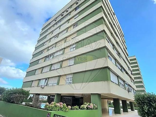 Apartment T3 in Oeiras e São Julião da Barra, Paço de Arcos e Caxias, Oeiras