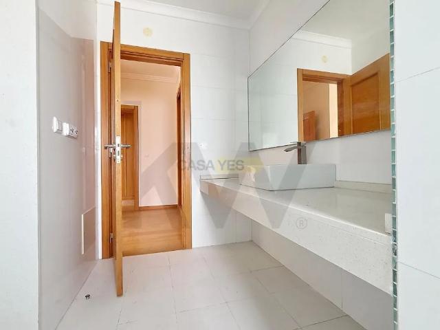 Apartment T3 in Oeiras e São Julião da Barra, Paço de Arcos e Caxias, Oeiras