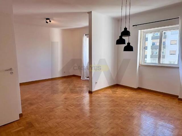 Apartment T3 in Oeiras e São Julião da Barra, Paço de Arcos e Caxias, Oeiras