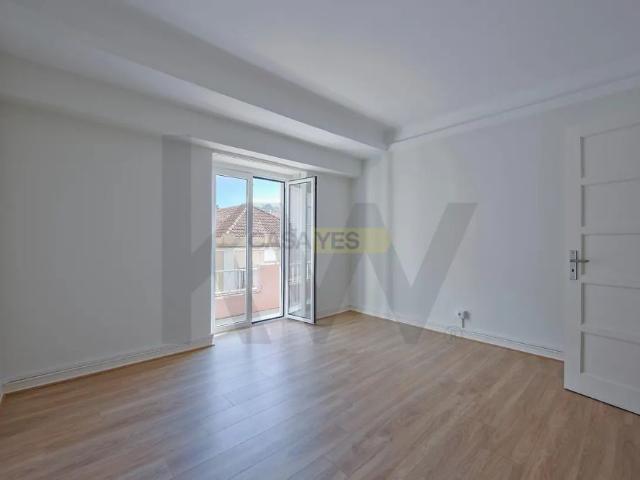 Apartment T3 in Oeiras e São Julião da Barra, Paço de Arcos e Caxias, Oeiras