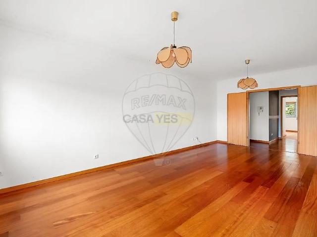 Apartment T3 in Oeiras e São Julião da Barra, Paço de Arcos e Caxias, Oeiras