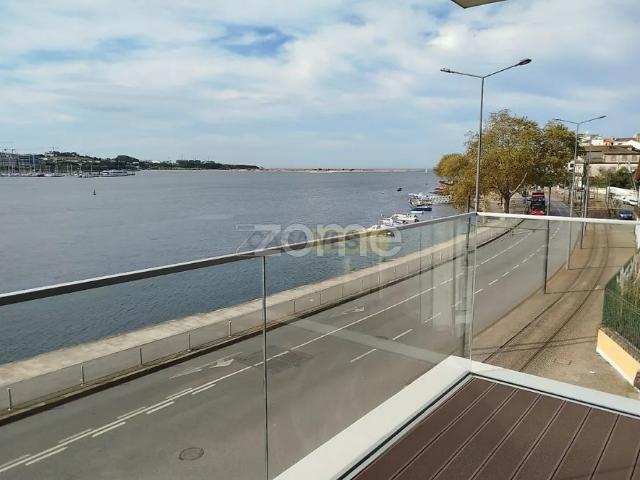 Apartment T3 in Lordelo do Ouro e Massarelos, Porto