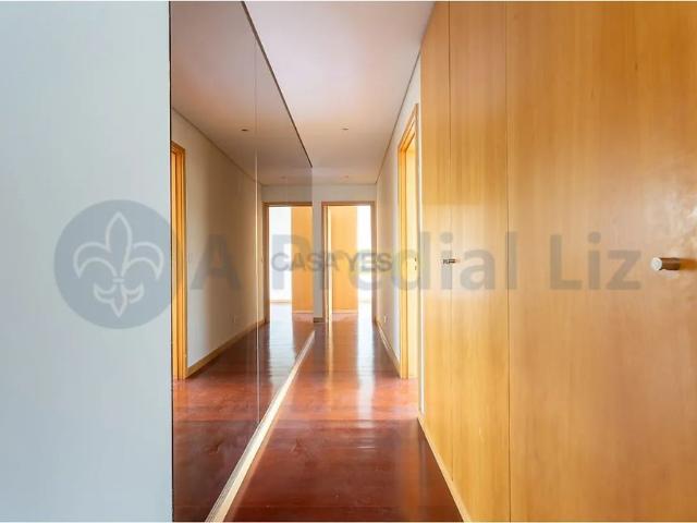 Apartment T3 in Lordelo do Ouro e Massarelos, Porto