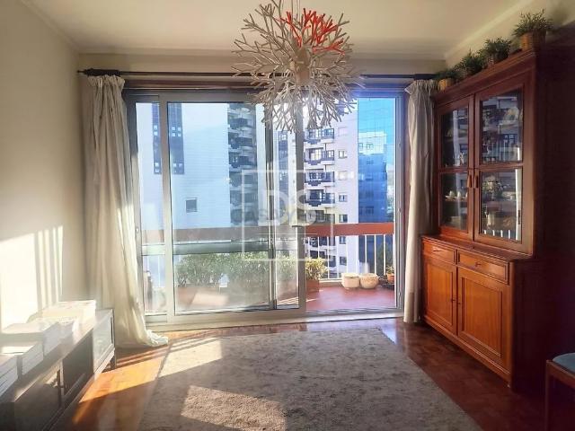 Apartment T3 in Lordelo do Ouro e Massarelos, Porto