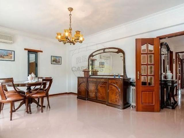Apartment T3 in Laranjeiro e Feijó, Almada