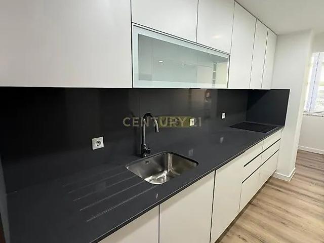 Apartment T3 in Lumiar, Lisboa