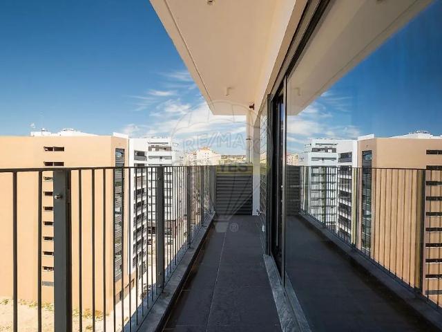 Apartment T3 in Lumiar, Lisboa