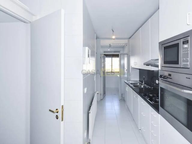Apartment T3 in Matosinhos e Leça da Palmeira, Matosinhos