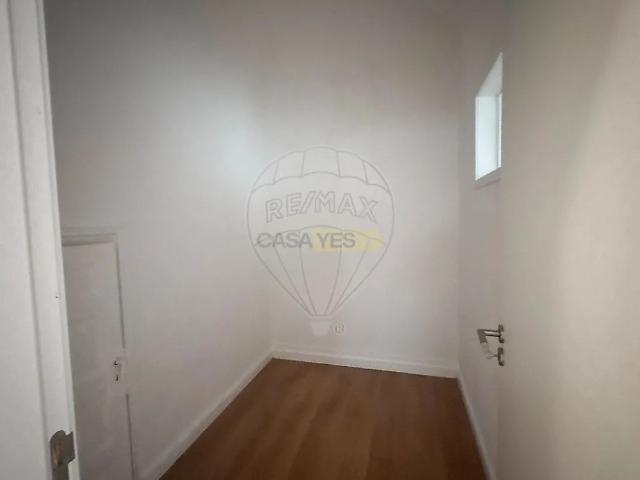 Apartment T3 in Malagueira e Horta das Figueiras, Évora