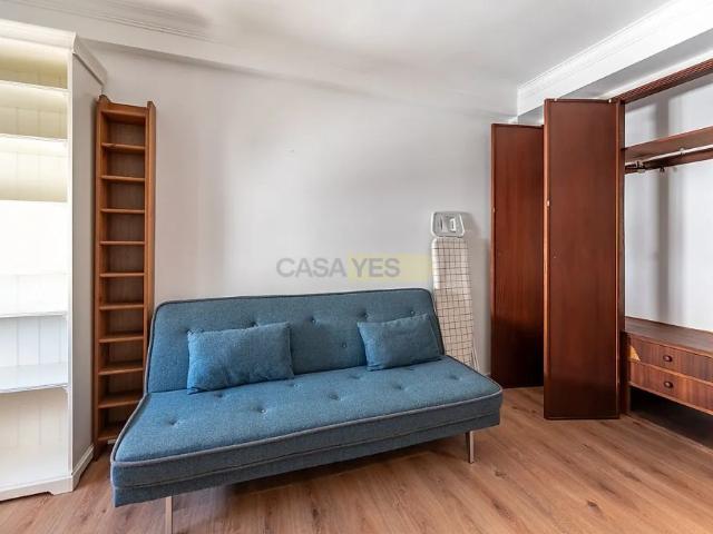 Apartment T3 in Malagueira e Horta das Figueiras, Évora