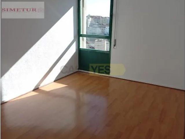 Apartment T3 in Massamá e Monte Abraão, Sintra