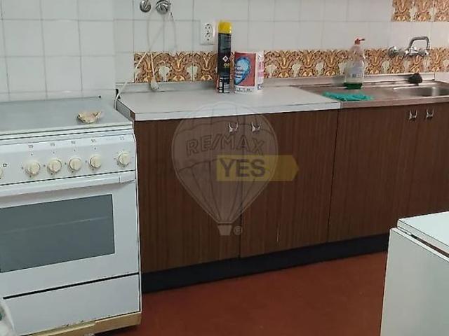 Apartment T3 in Massamá e Monte Abraão, Sintra