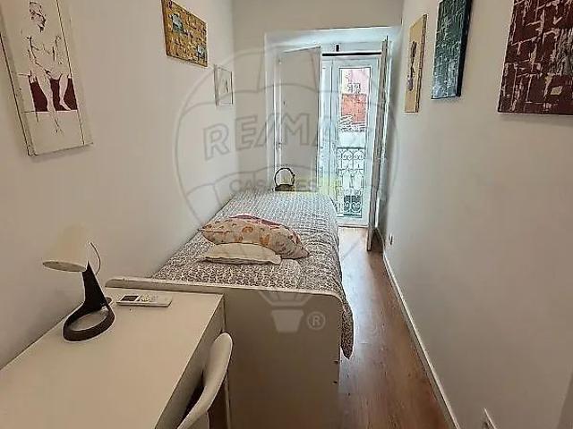Apartment T3 in Misericórdia, Lisboa