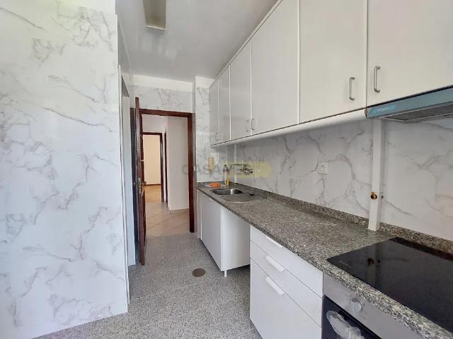 Apartment T3 in São Mamede de Infesta e Senhora da Hora, Matosinhos