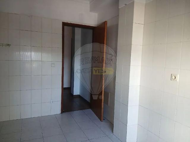 Apartment T3 in São Martinho do Bispo e Ribeira de Frades, Coimbra