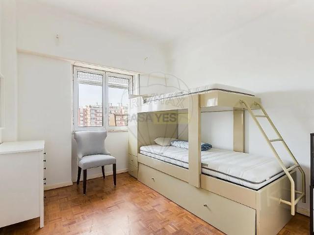 Apartment T3 in São Domingos de Benfica, Lisboa