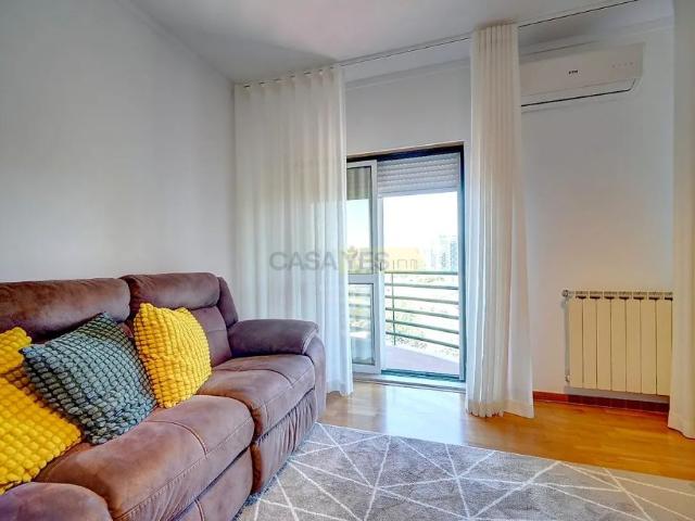 Apartment T3 in São Domingos de Benfica, Lisboa