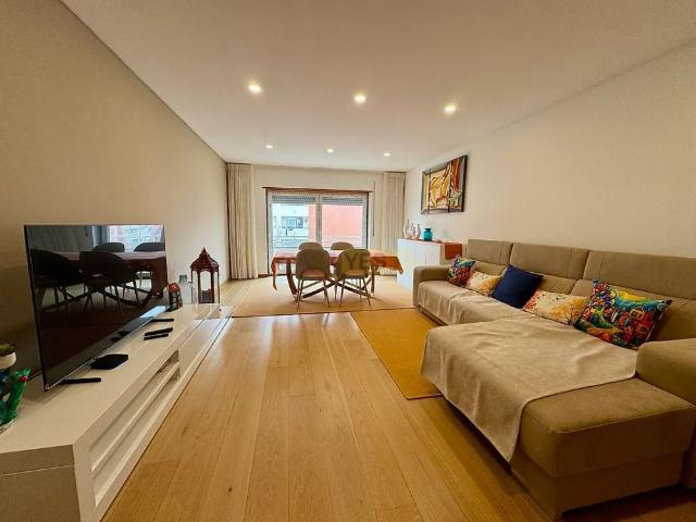Apartment T3 in São Domingos de Rana, Cascais