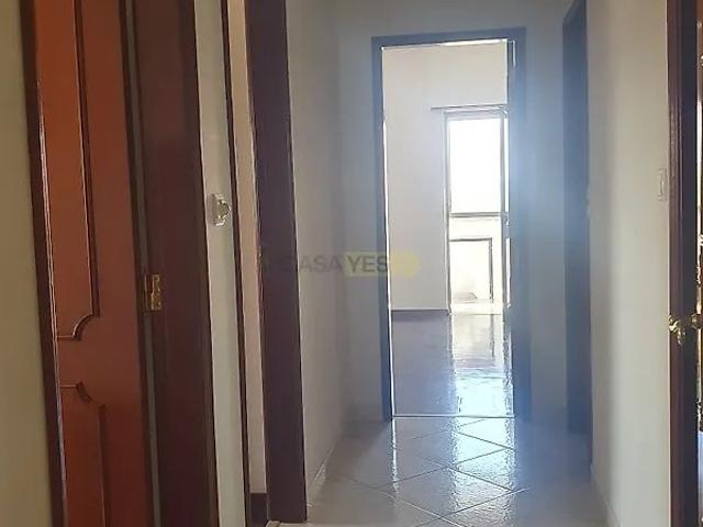 Apartment T3 in Sacavém e Prior Velho, Loures