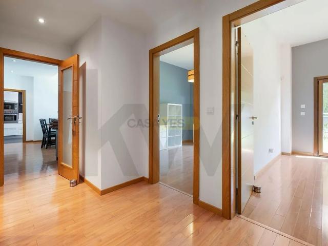 Apartment T3 in Sacavém e Prior Velho, Loures