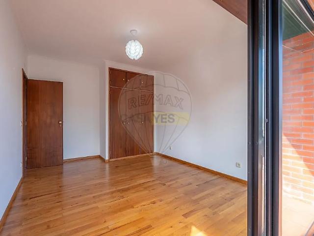 Apartment T3 in Santo António dos Olivais, Coimbra
