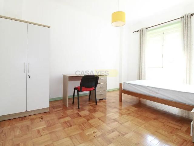 Apartment T3 in Santo António dos Olivais, Coimbra