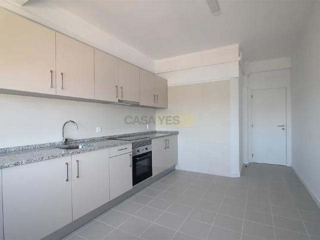 Apartment T3 in Santo António dos Olivais, Coimbra