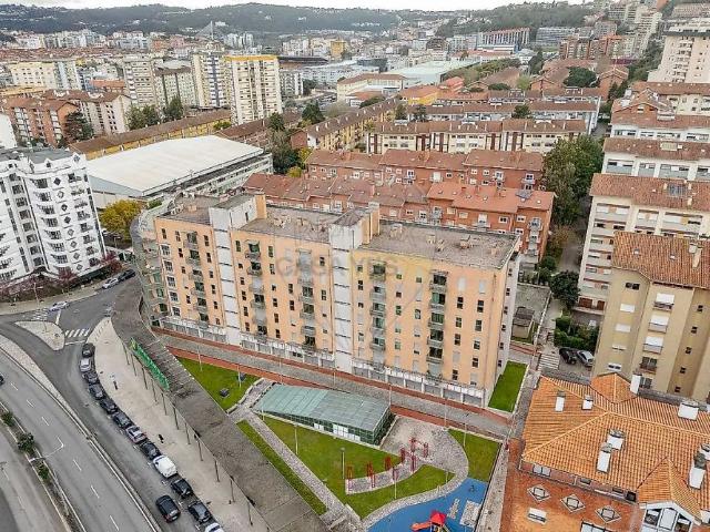 Apartment T3 in Santo António dos Olivais, Coimbra