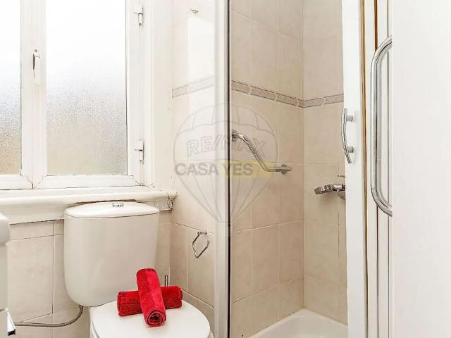 Apartment T3 in Santo António, Lisboa