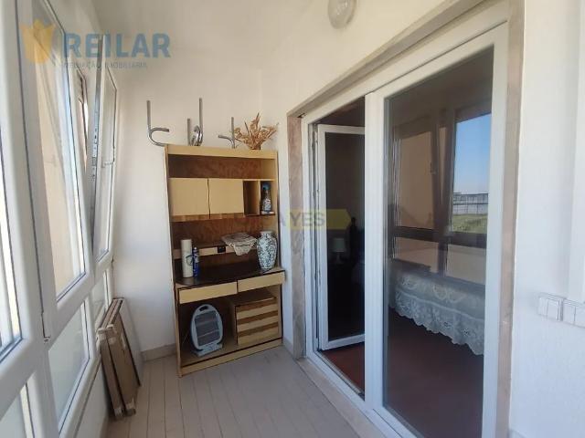 Apartment T3 in Santa Iria de Azoia, São João da Talha e Bobadela, Loures