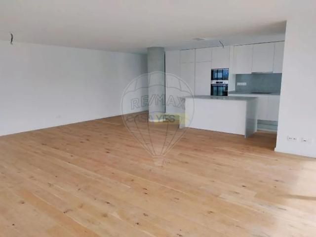 Apartment T3 in Santa Marinha e São Pedro da Afurada, Vila Nova de Gaia