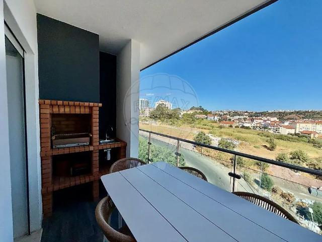 Apartment T3 in Póvoa de Santo Adrião e Olival Basto, Odivelas