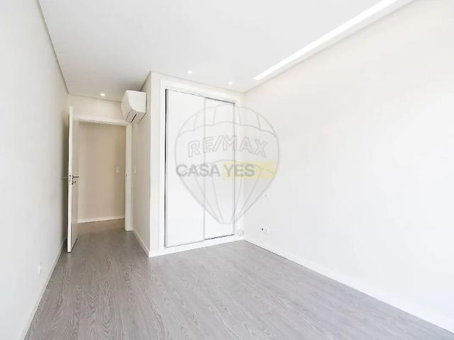 Apartment T3 in Póvoa de Santo Adrião e Olival Basto, Odivelas