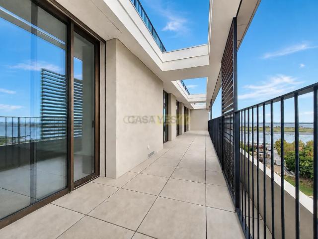 Apartment T3 in Póvoa de Santa Iria e Forte da Casa, Vila Franca de Xira