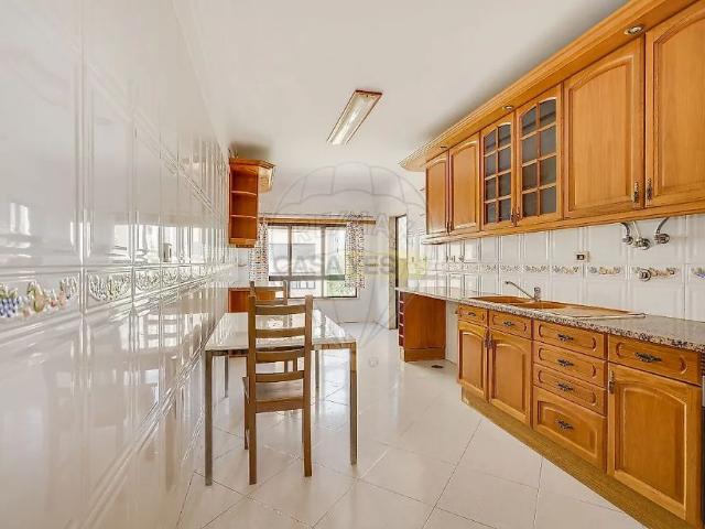 Apartment T3 in Póvoa de Santa Iria e Forte da Casa, Vila Franca de Xira
