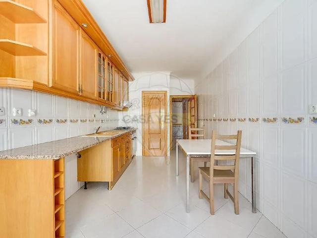 Apartment T3 in Póvoa de Santa Iria e Forte da Casa, Vila Franca de Xira