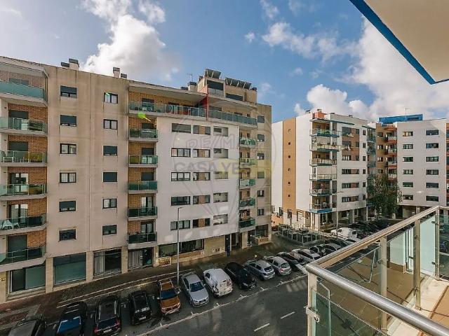 Apartment T3 in Ramada e Caneças, Odivelas