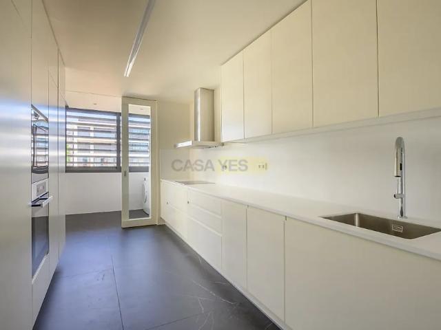 Apartment T3 in Ramalde, Porto