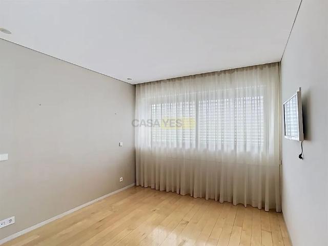 Apartment T3 in Ramalde, Porto