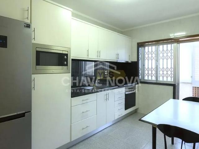 Apartment T3 in Ramalde, Porto