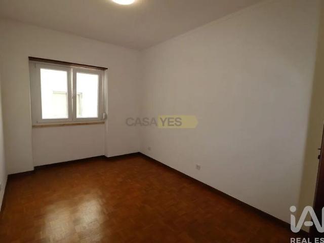 Apartment T3 in Torres Vedras São Pedro, Santiago, Santa Maria do Castelo e São Miguel e Matacães, Torres Vedras