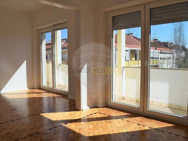 Apartment T3 in Venteira, Amadora
