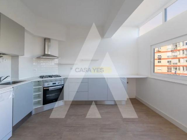 Apartment T3 in Venteira, Amadora