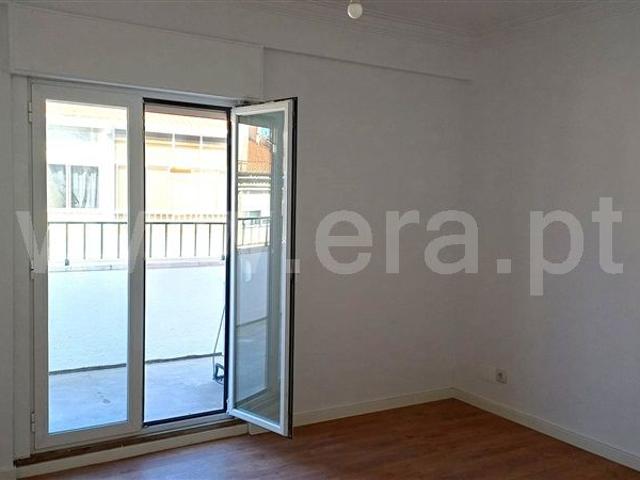 Apartment T3 / Lisboa, À Igreja