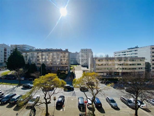 Apartment T3 / Porto, Venezuela