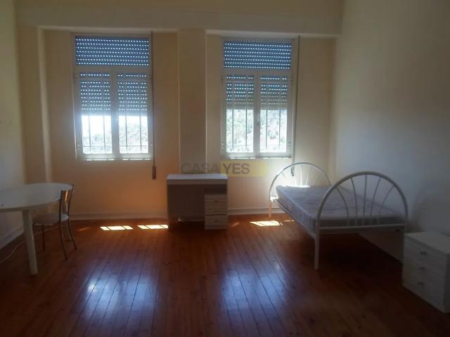 Apartment T4 in Covilhã e Canhoso, Covilhã