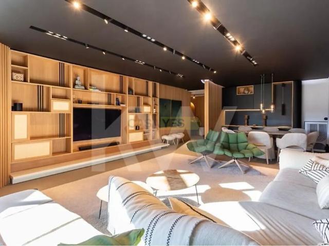 Apartment T4 in Campolide, Lisboa